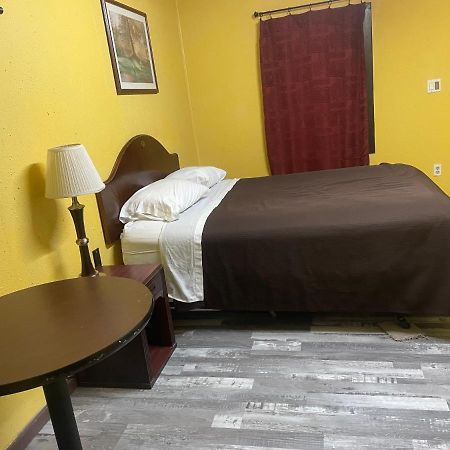 Azure Sky Motel Fort Scott Εξωτερικό φωτογραφία