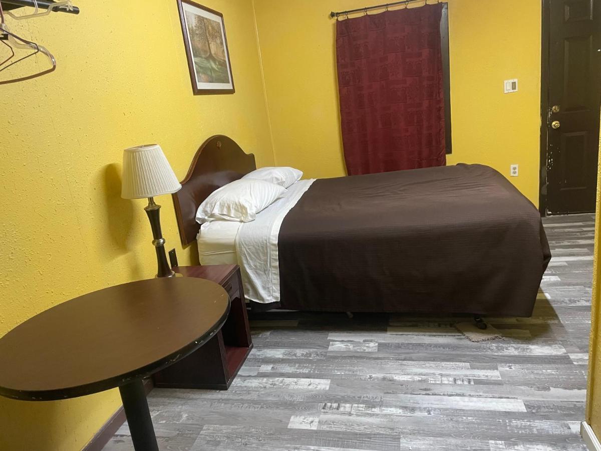 Azure Sky Motel Fort Scott Εξωτερικό φωτογραφία